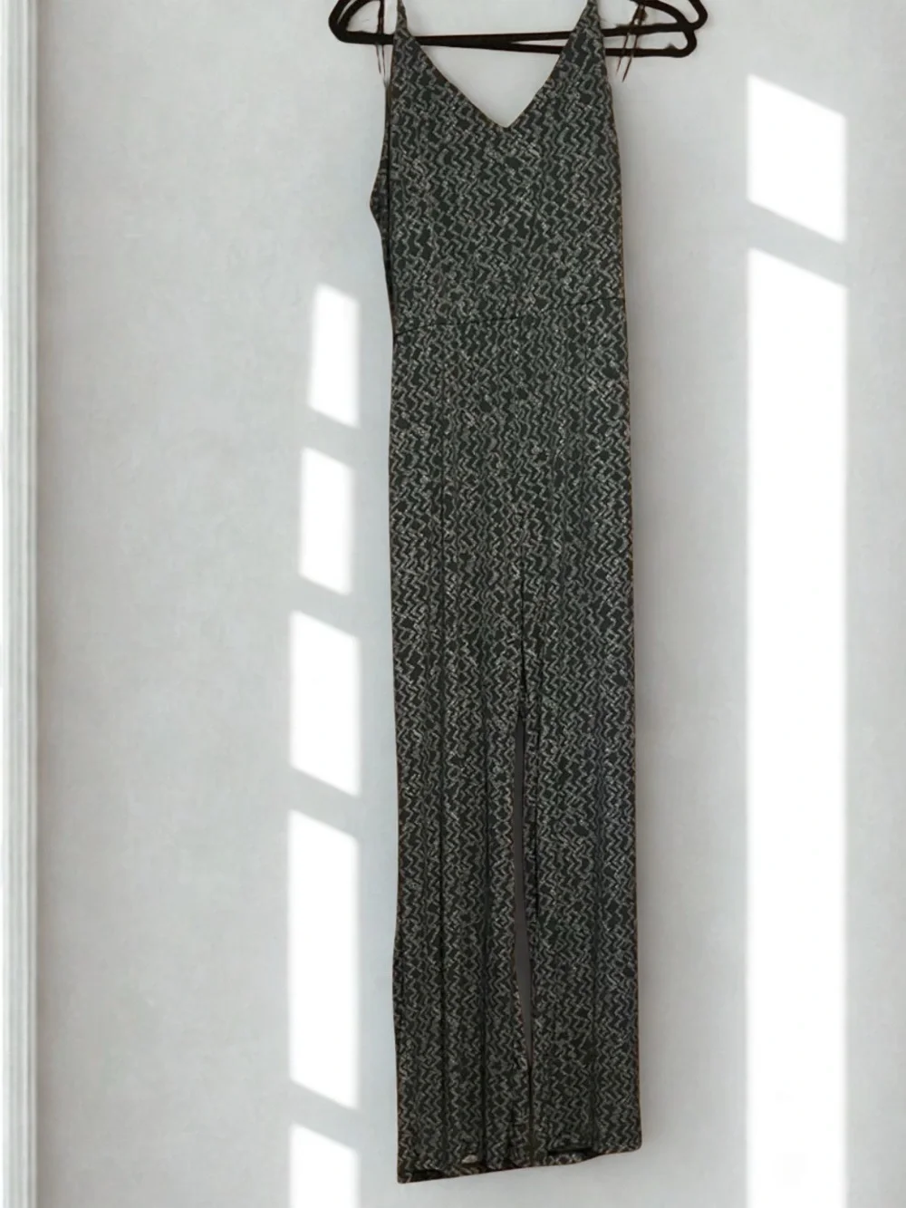 Kaileigh Black Green Wide Leg Jumpsuit Medium Boho Flowy Sleeveless Pockets - Picture 2 of 6
